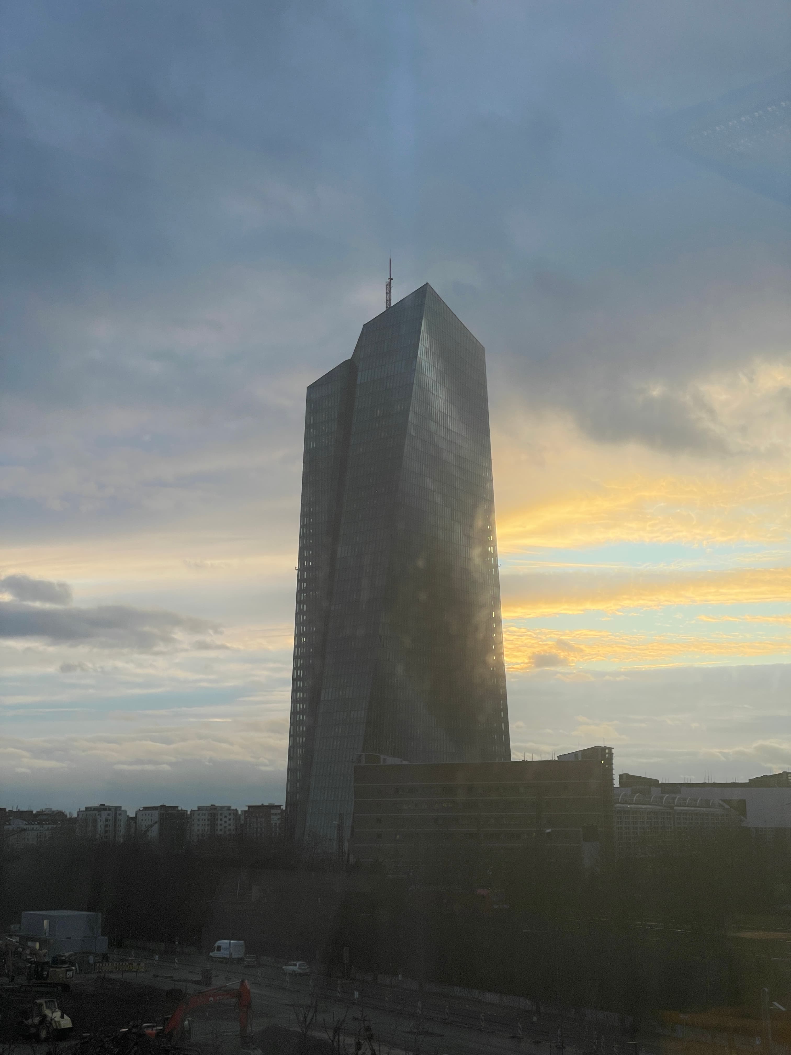 BDO Frankfurt – Skyline Blick aus dem Büro